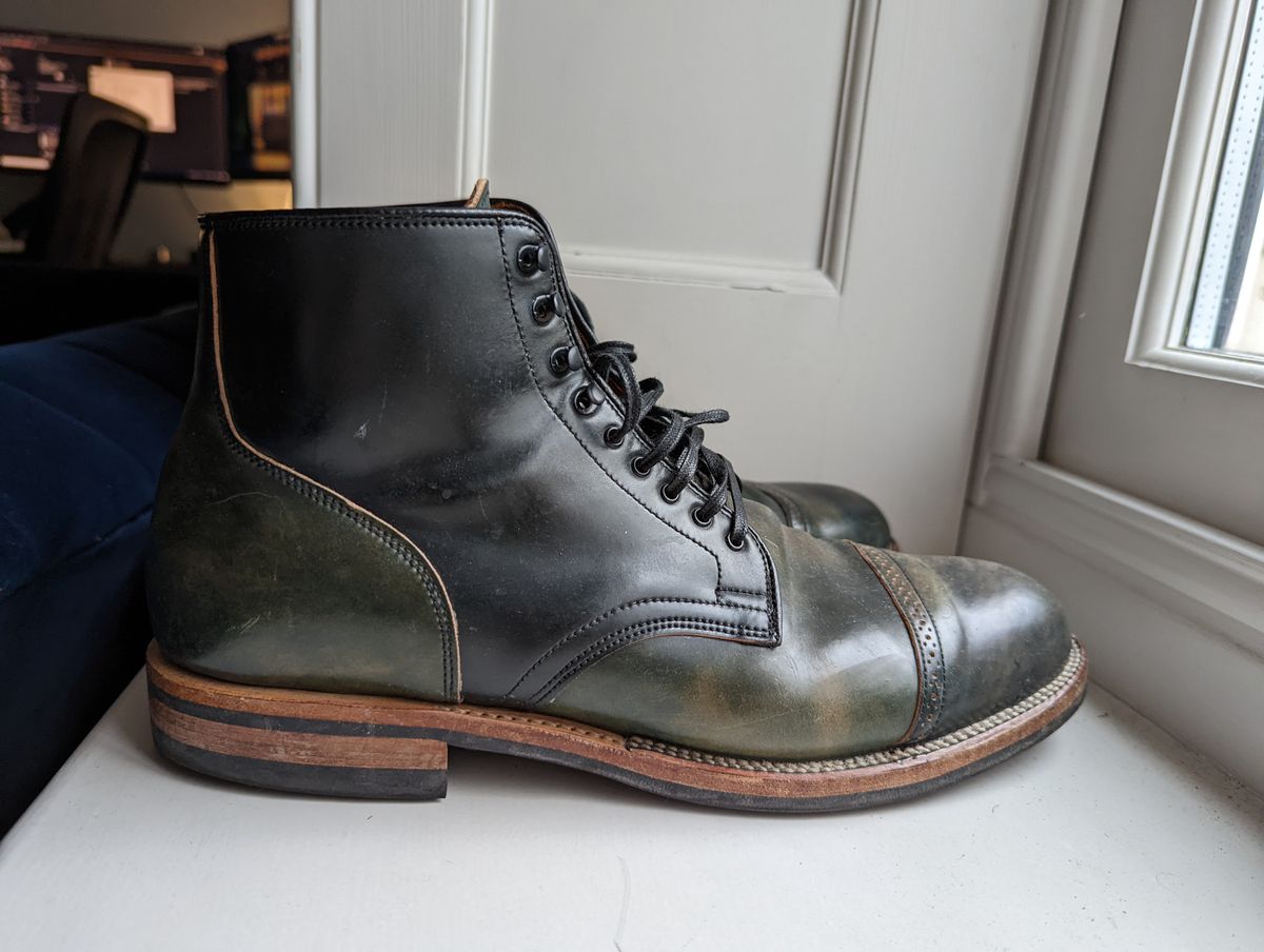 Photo by jugulle on November 3, 2022 of the Viberg Service Boot BCT in Horween Black Scuffed Shell Cordovan.
