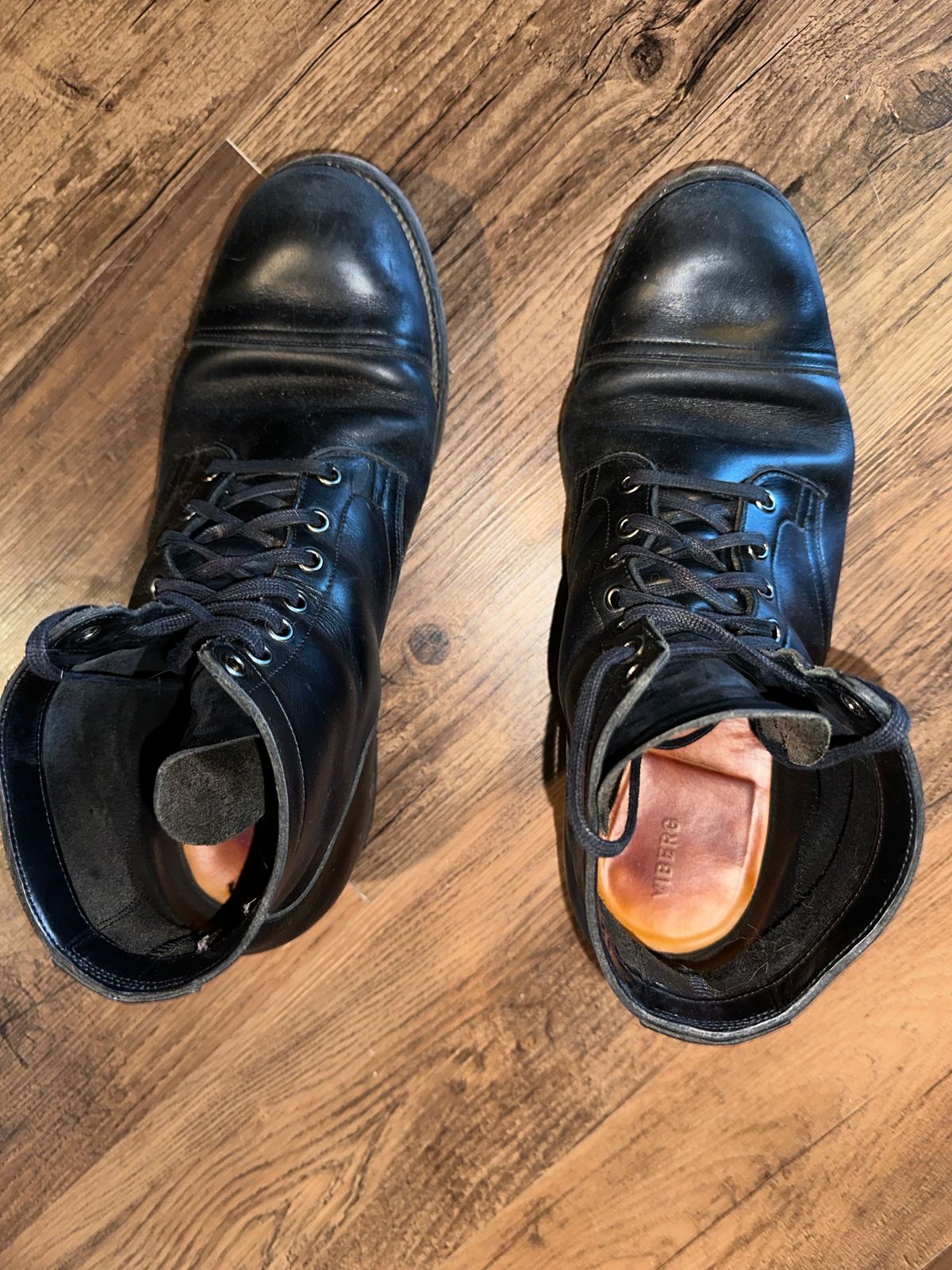 Photo by _cryptid_jack on February 2, 2025 of the Viberg Service Boot in Horween Black Chromexcel.