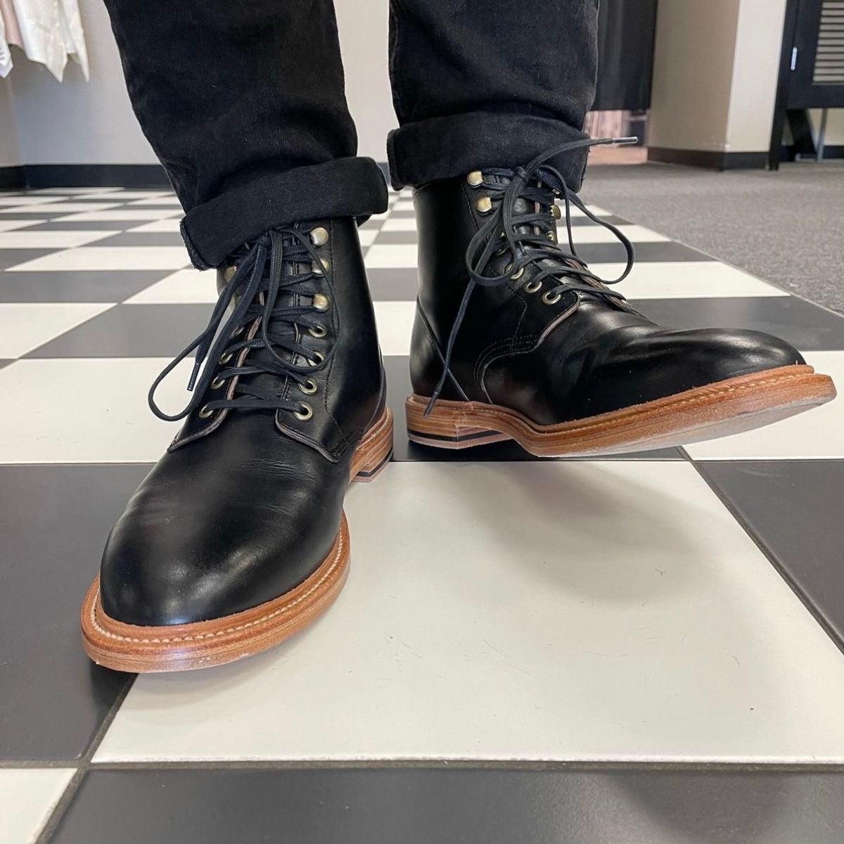 Photo by _cryptid_jack on April 12, 2022 of the Grant Stone Diesel Boot in Horween Black Chromexcel.