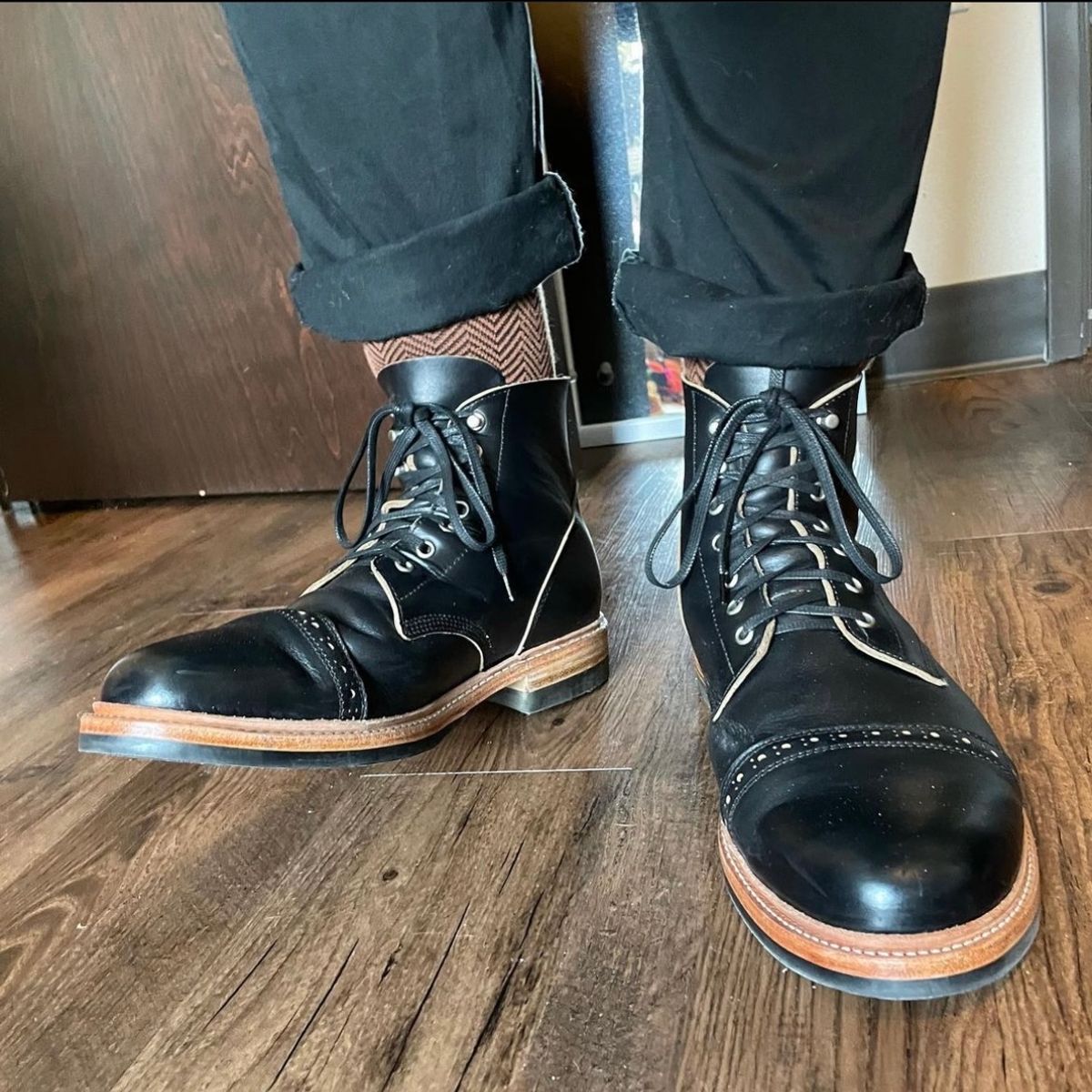 Photo by _cryptid_jack on July 28, 2022 of the Oak Street Bootmakers Field Boot in Horween Black Teacore Chromexcel.