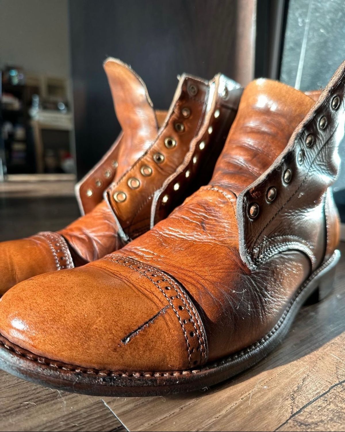 Photo by _cryptid_jack on May 26, 2023 of the Oak Street Bootmakers Trench Boot in Horween Natural Chromexcel.