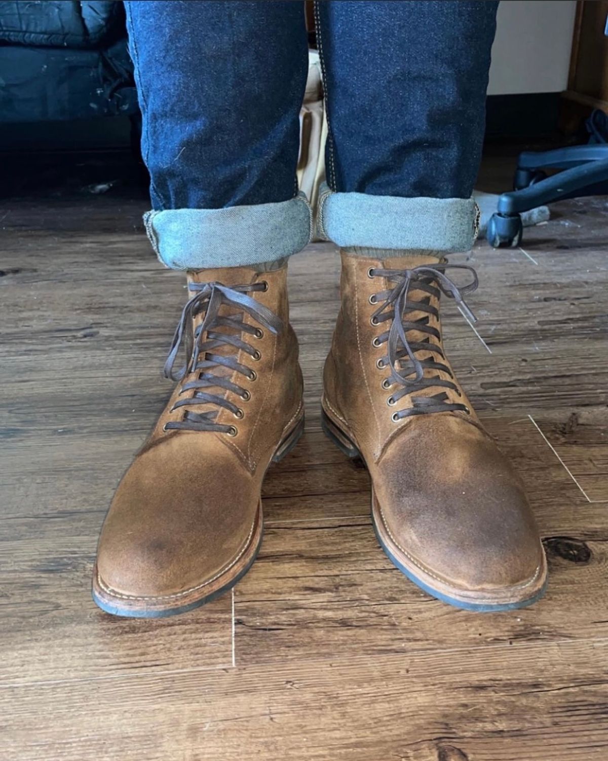 Photo by _cryptid_jack on December 12, 2021 of the Oak Street Bootmakers Trench Boot in Horween Natural Chromexcel Roughout.