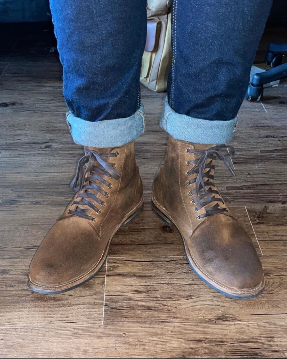 Photo by _cryptid_jack on December 12, 2021 of the Oak Street Bootmakers Trench Boot in Horween Natural Chromexcel Roughout.