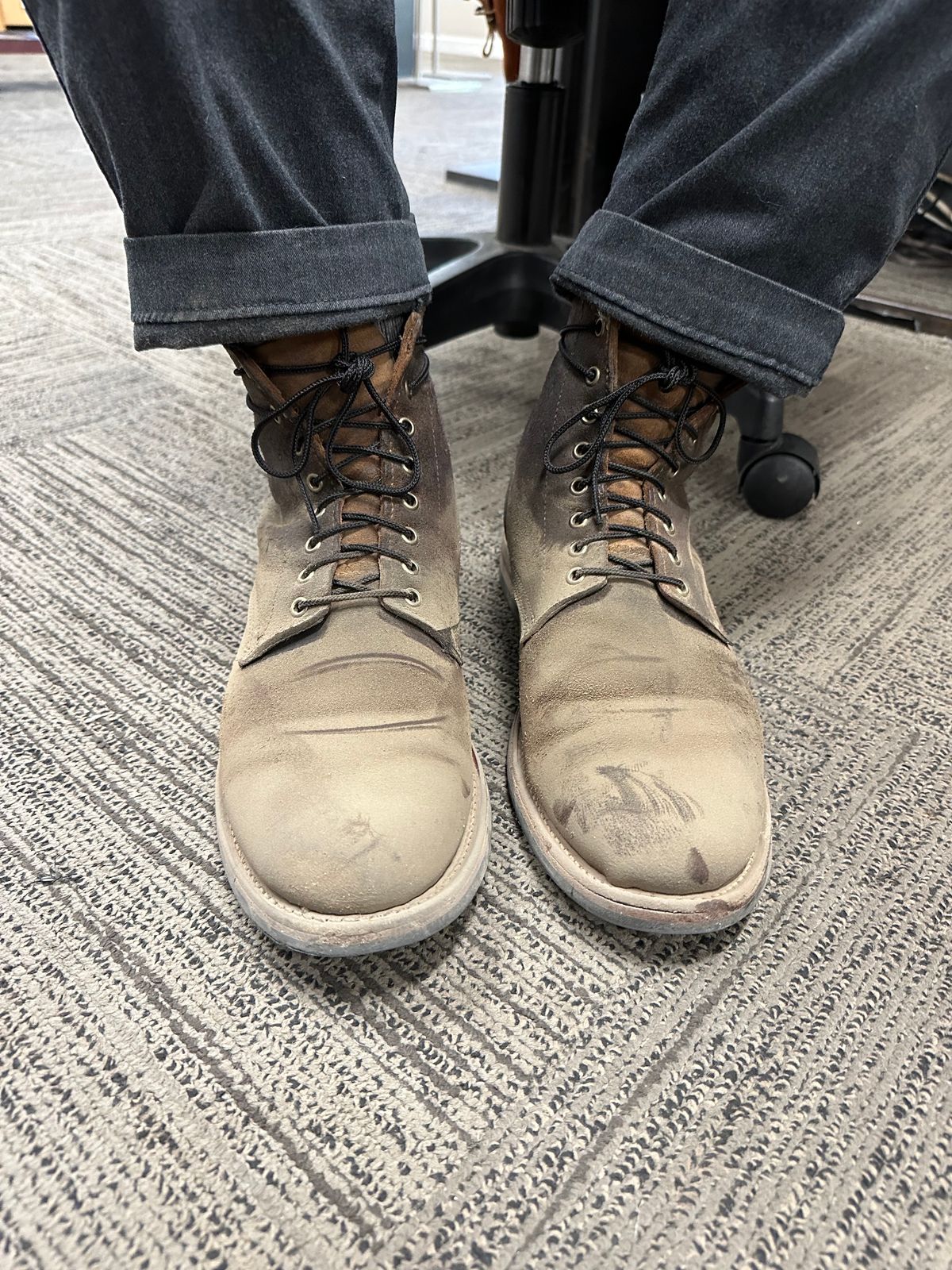 Photo by _cryptid_jack on August 28, 2023 of the Oak Street Bootmakers Trench Boot in Horween Natural Chromexcel Roughout.