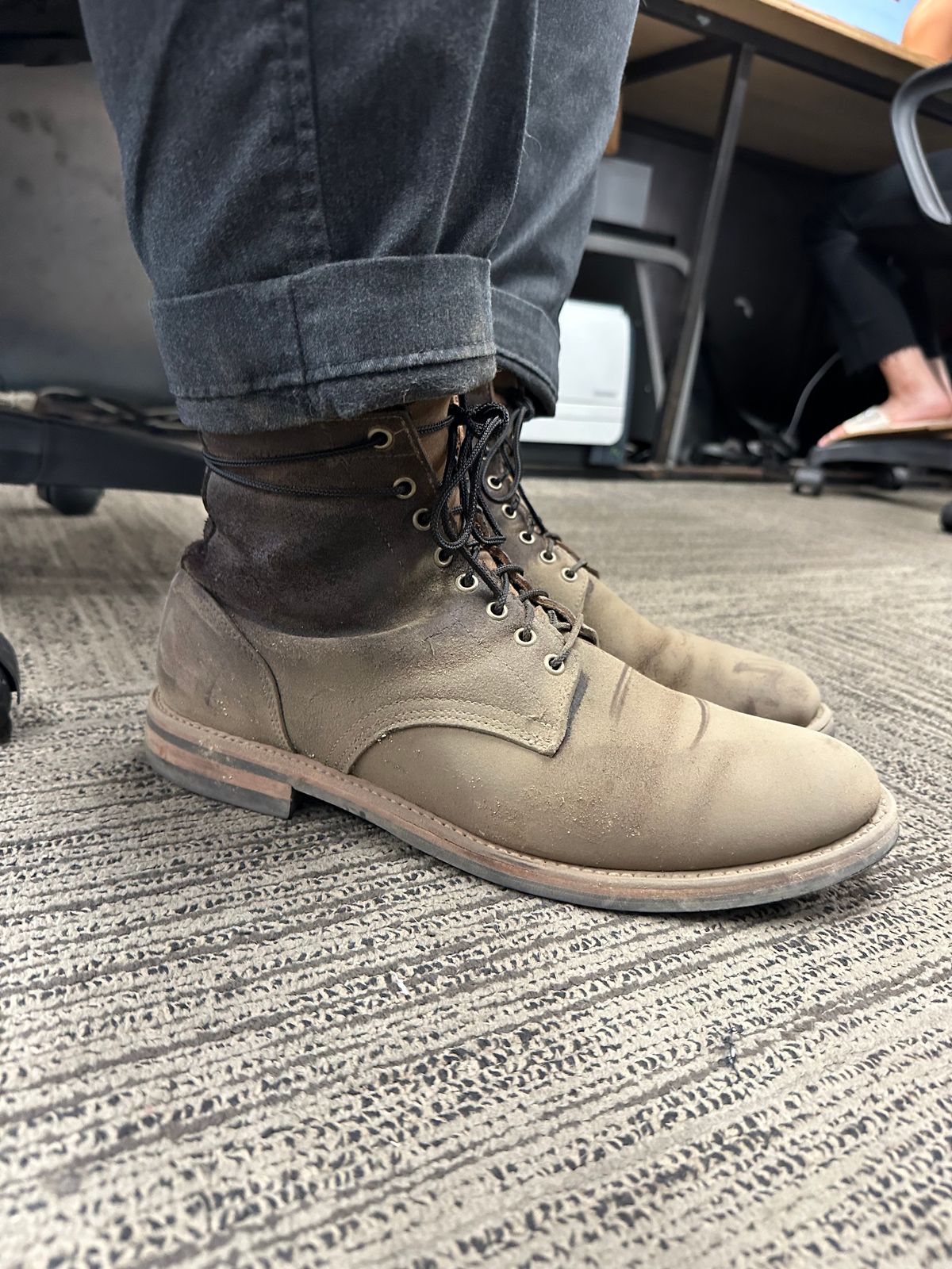 Photo by _cryptid_jack on August 28, 2023 of the Oak Street Bootmakers Trench Boot in Horween Natural Chromexcel Roughout.