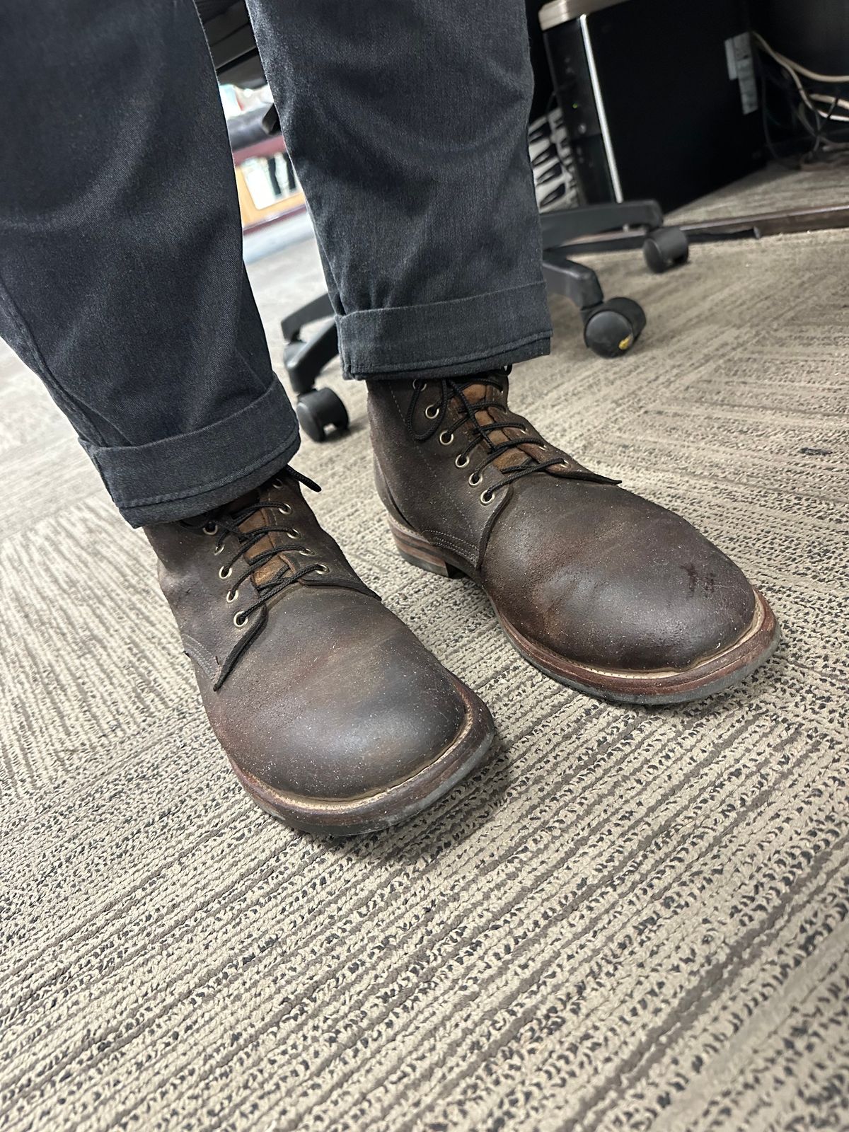 Photo by _cryptid_jack on August 28, 2023 of the Oak Street Bootmakers Trench Boot in Horween Natural Chromexcel Roughout.