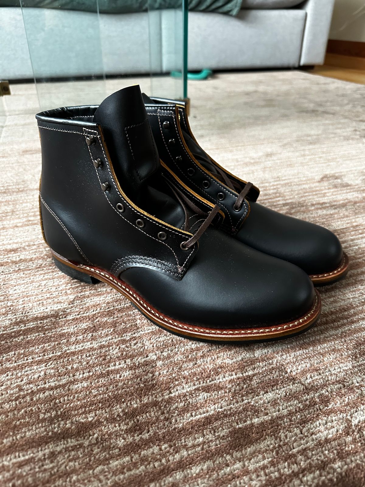 Photo by cjhill1 on October 31, 2024 of the Red Wing Beckman Flatbox in S.B. Foot Black Klondike.