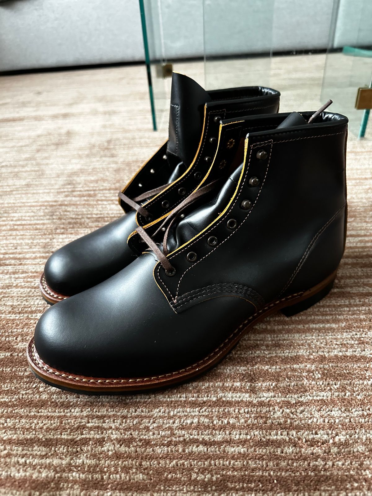 Photo by cjhill1 on October 31, 2024 of the Red Wing Beckman Flatbox in S.B. Foot Black Klondike.