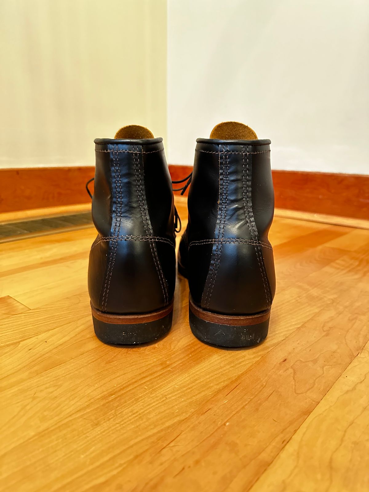 Photo by cjhill1 on November 5, 2024 of the Red Wing Beckman Flatbox in S.B. Foot Black Klondike.