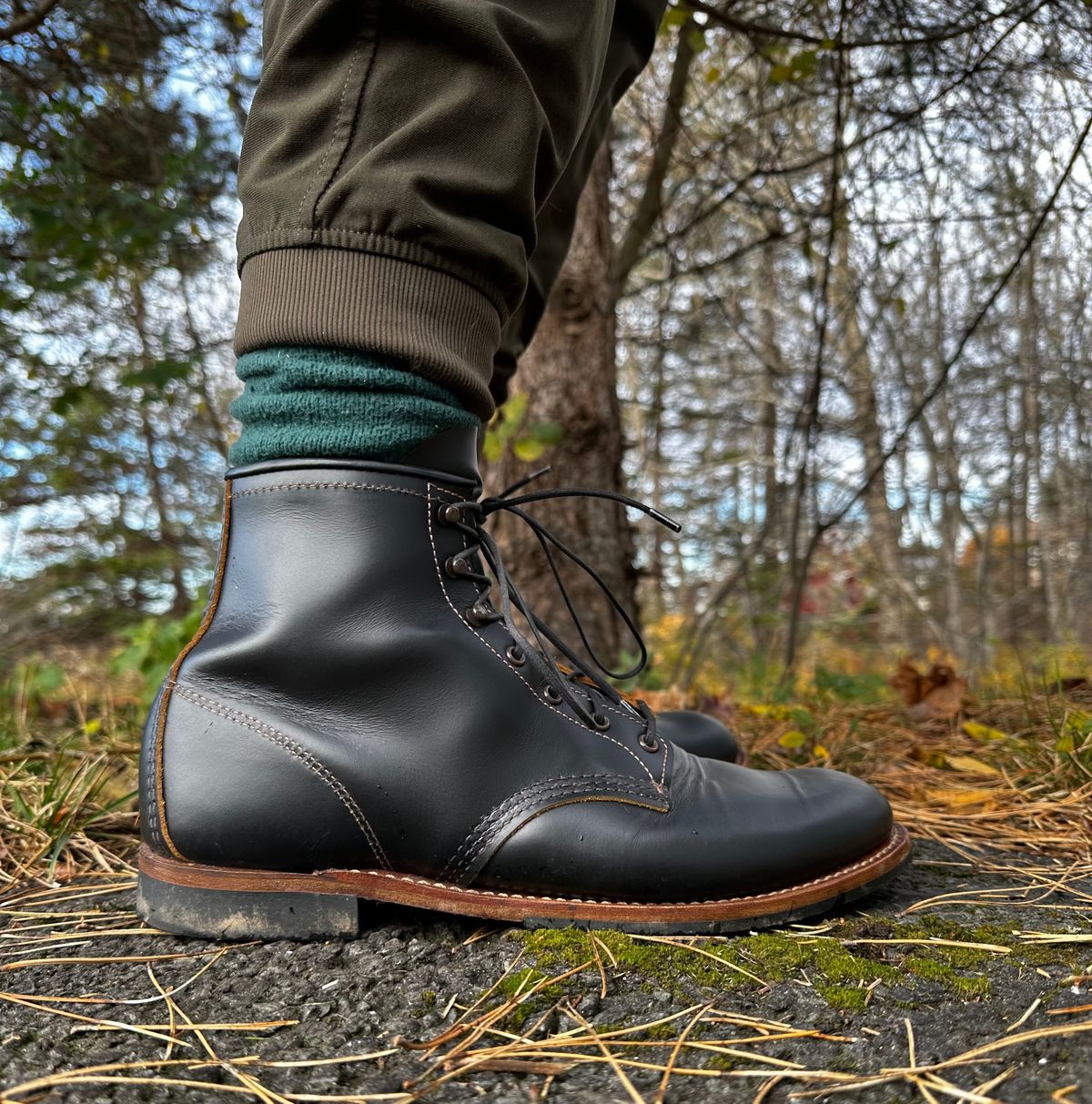 Photo by cjhill1 on November 10, 2024 of the Red Wing Beckman Flatbox in S.B. Foot Black Klondike.