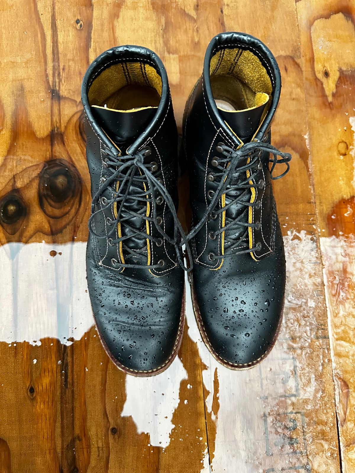 Photo by cjhill1 on December 5, 2024 of the Red Wing Beckman Flatbox in S.B. Foot Black Klondike.
