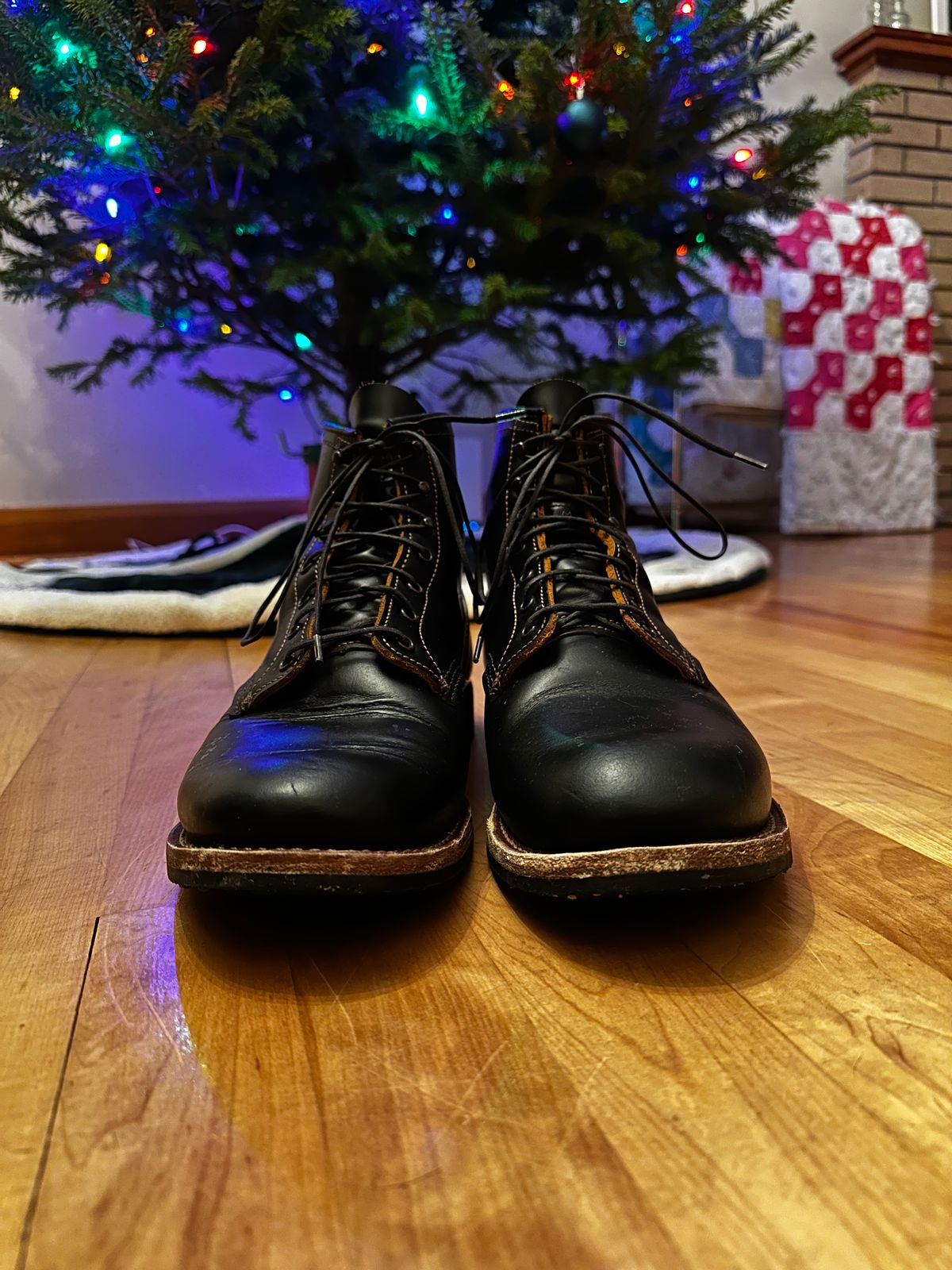 Photo by cjhill1 on January 5, 2025 of the Red Wing Beckman Flatbox in S.B. Foot Black Klondike.