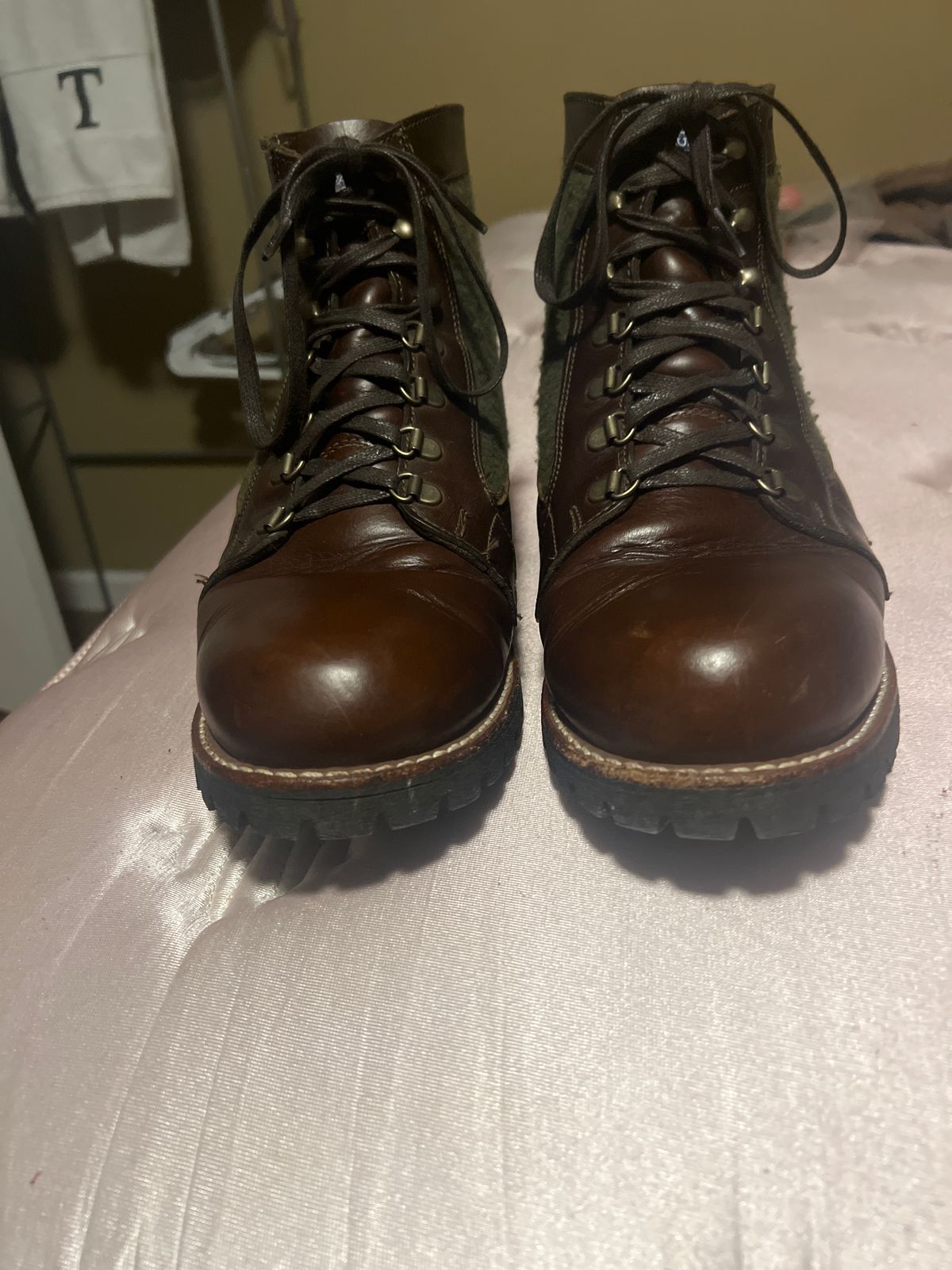 Photo by Trickmasterno1 on January 31, 2023 of the Wolverine Faribault x 1000 Mile Plain-Toe Rugged Boot in Horween Brown Chromexcel.