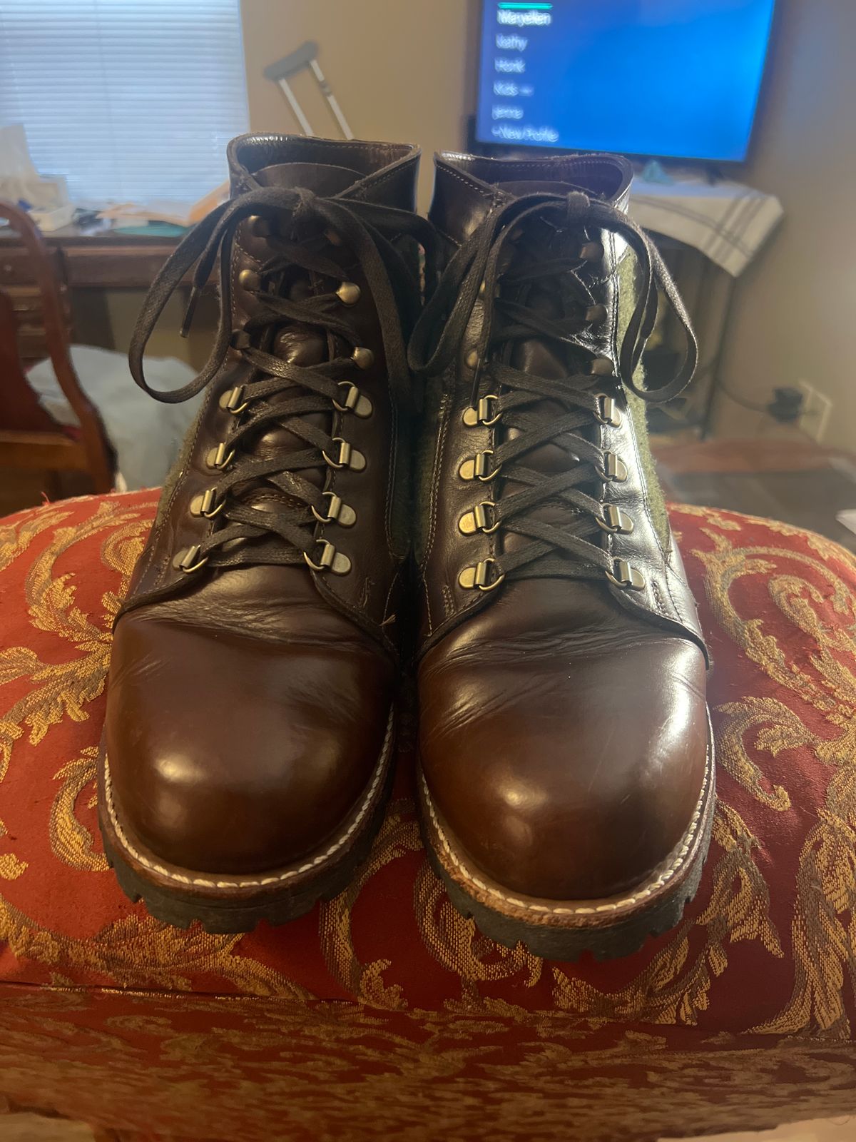 Photo by Trickmasterno1 on March 13, 2023 of the Wolverine Faribault x 1000 Mile Plain-Toe Rugged Boot in Horween Brown Chromexcel.