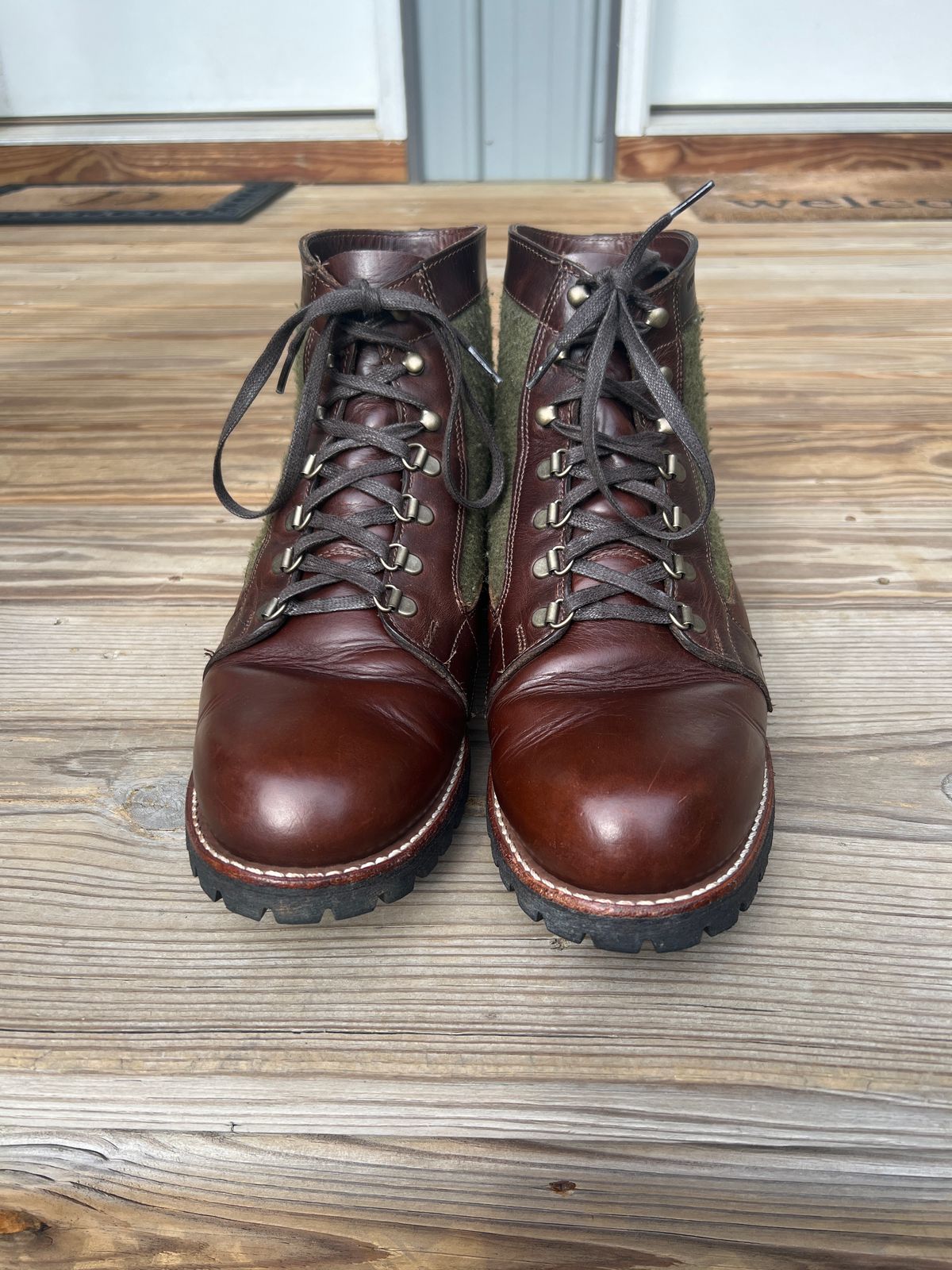 Photo by Trickmasterno1 on May 15, 2023 of the Wolverine Faribault x 1000 Mile Plain-Toe Rugged Boot in Horween Brown Chromexcel.