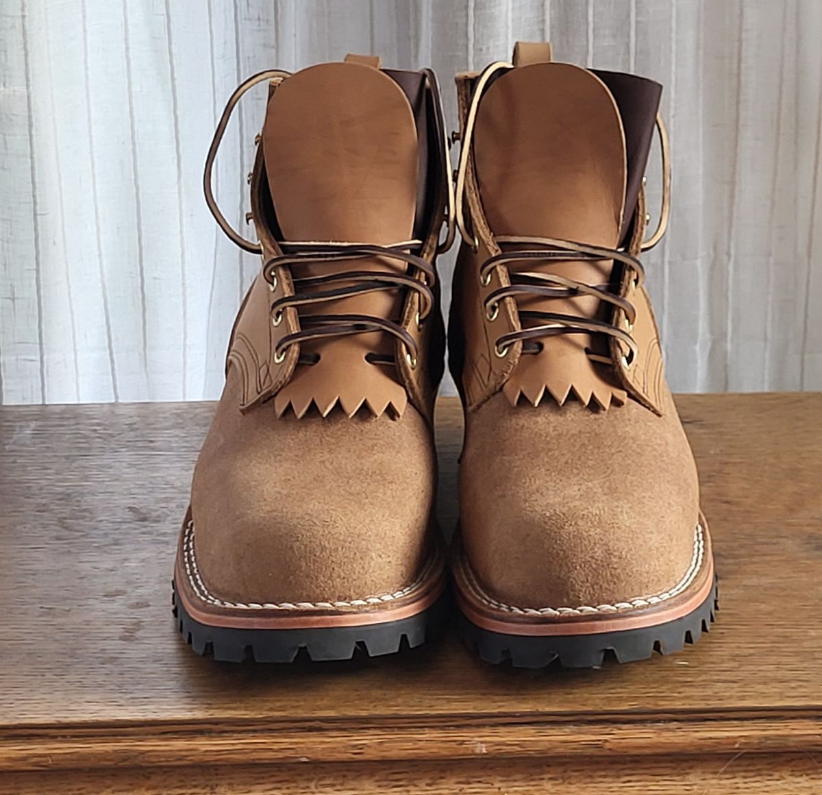 Photo by RedNeck_Rockstar on October 1, 2023 of the Nicks BuilderPro in Seidel 1964 Tan Roughout.