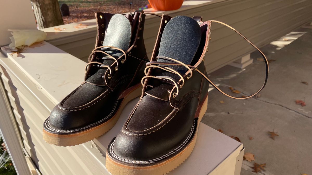 Photo by thelaststarfighter on October 28, 2022 of the Nicks Moc Toe in Horween Brown Waxed Flesh.