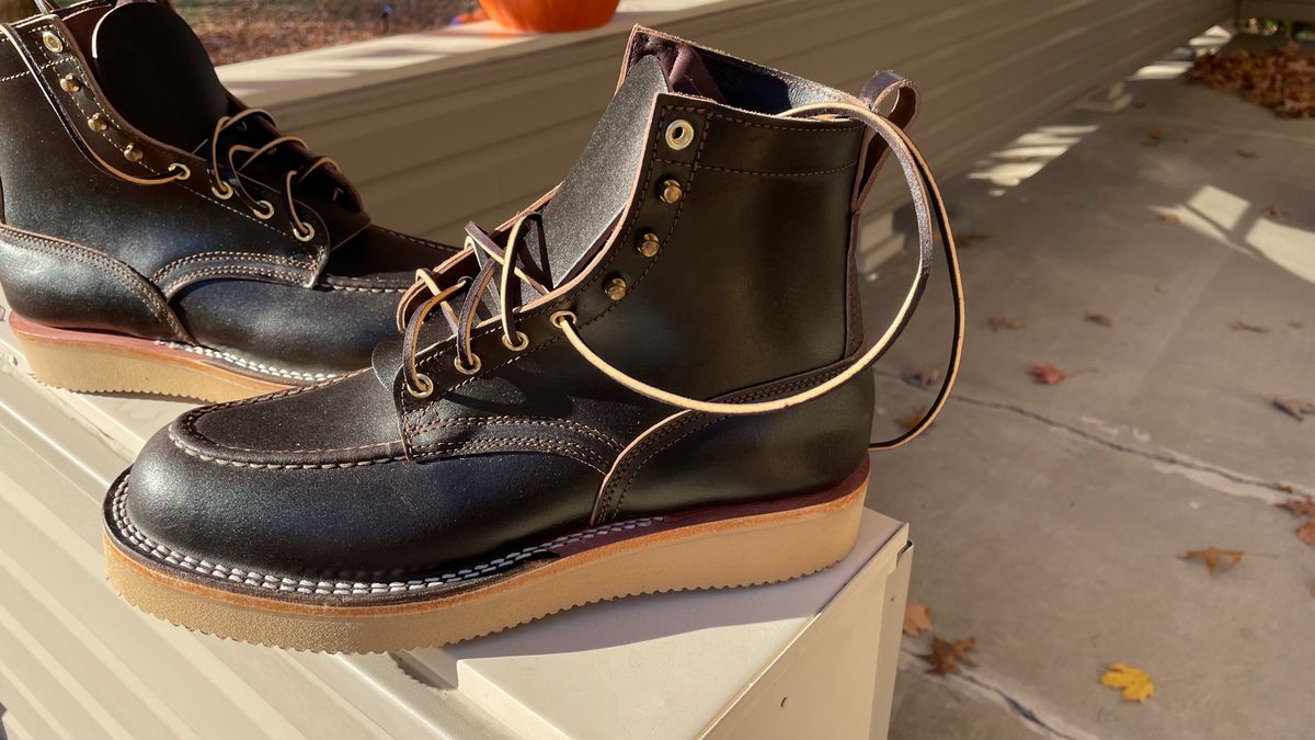 Photo by thelaststarfighter on October 28, 2022 of the Nicks Moc Toe in Horween Brown Waxed Flesh.