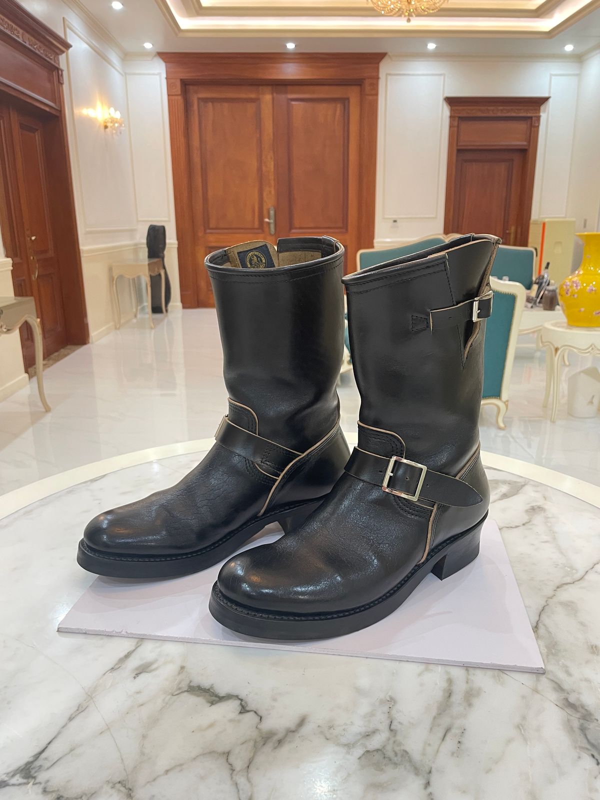 Photo by rowiz on January 7, 2024 of the John Lofgren Wabash Engineer Boots in Shinki Black Oiled Horsebutt.