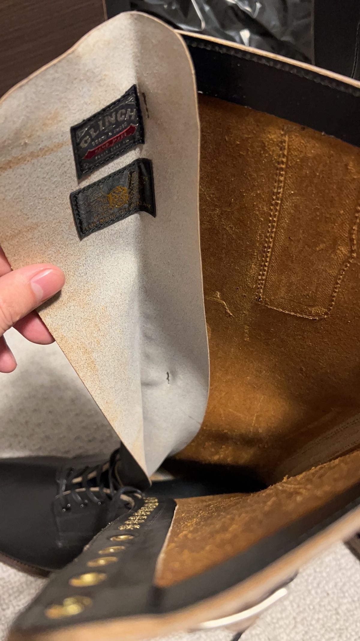Photo by Rinnn on November 8, 2022 of the Clinch Hi-Liner in Unknown Leather.