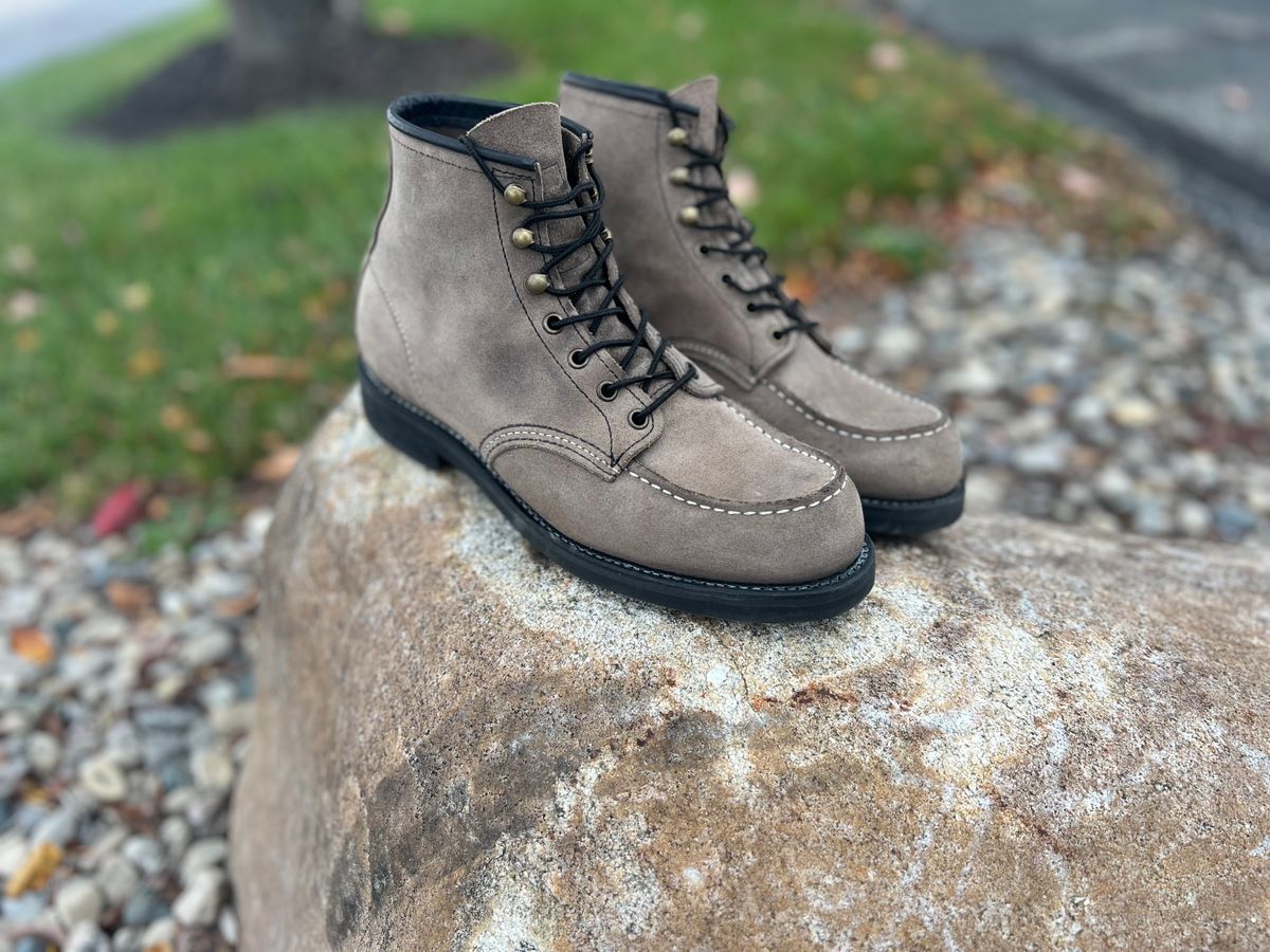Photo by OnlyTans2023 on October 31, 2023 of the Red Wing 6-Inch Classic Moc in S.B. Foot Slate Muleskinner.