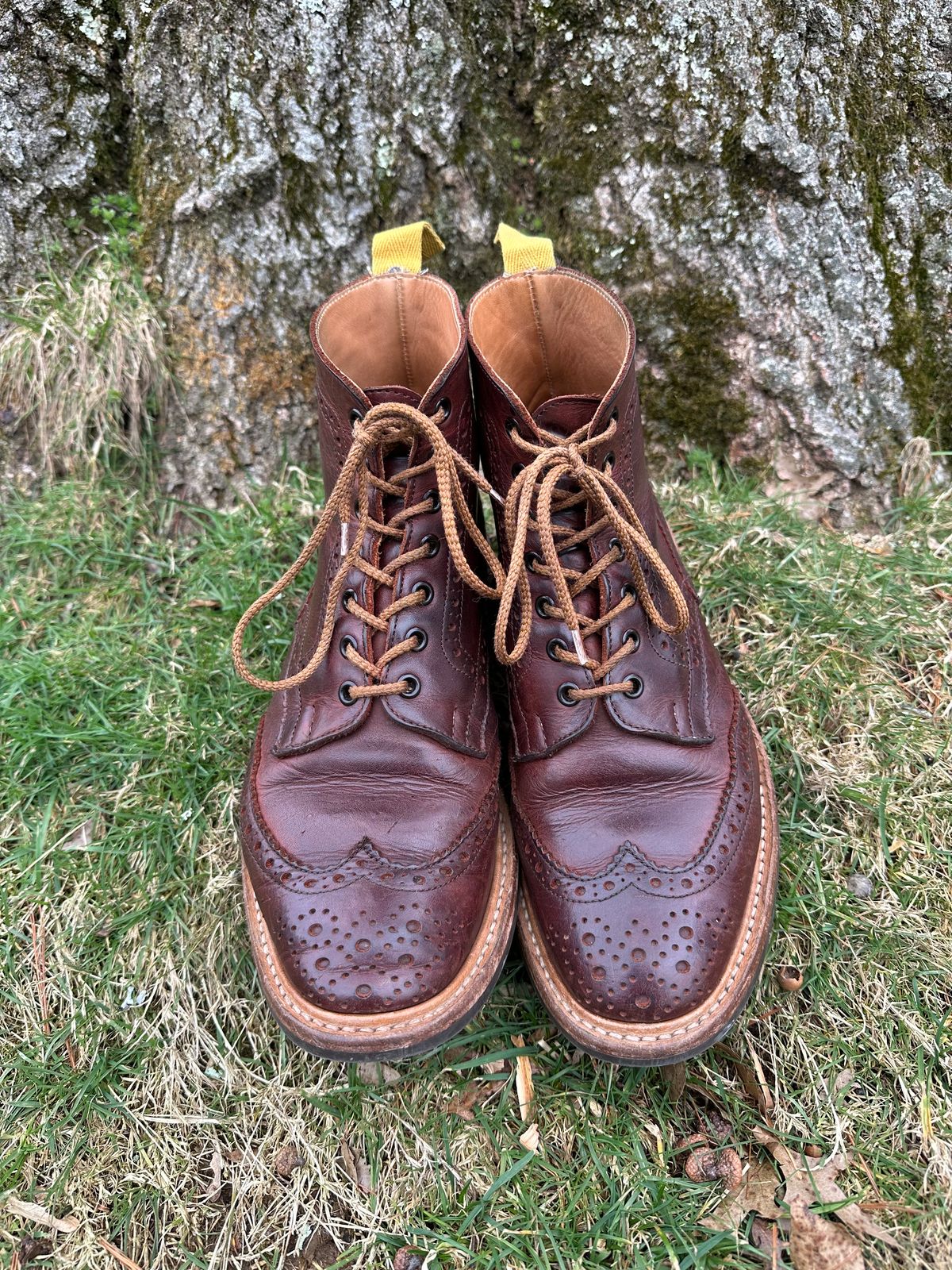 Photo by Ohmayer on February 1, 2024 of the Tricker's Stow Country Boot in C.F. Stead Bordeaux Oiled Shoulder.