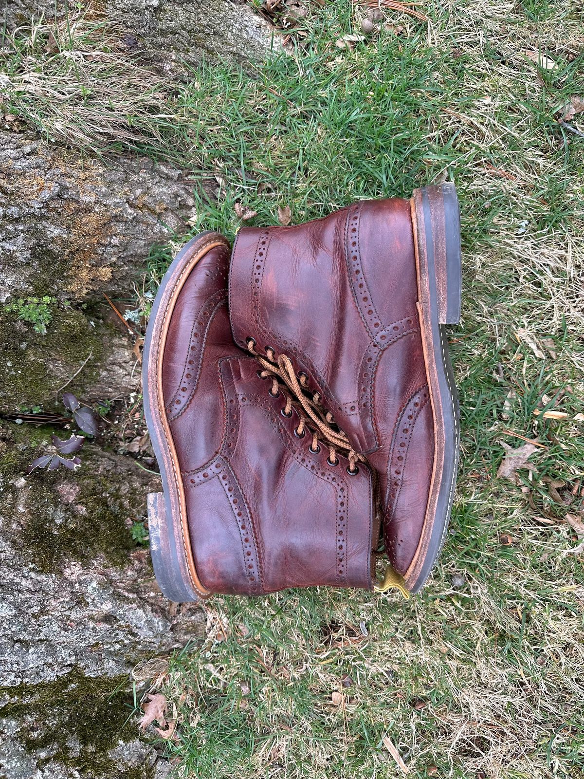 Photo by Ohmayer on February 1, 2024 of the Tricker's Stow Country Boot in C.F. Stead Bordeaux Oiled Shoulder.