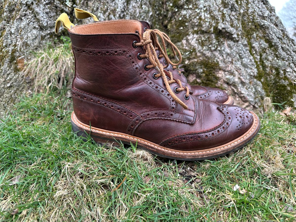 Photo by Ohmayer on February 1, 2024 of the Tricker's Stow Country Boot in C.F. Stead Bordeaux Oiled Shoulder.