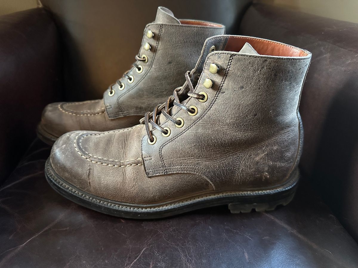 Photo by Ohmayer on November 3, 2024 of the Grant Stone Brass Boot in CF Stead Black Waxed Deerhide.