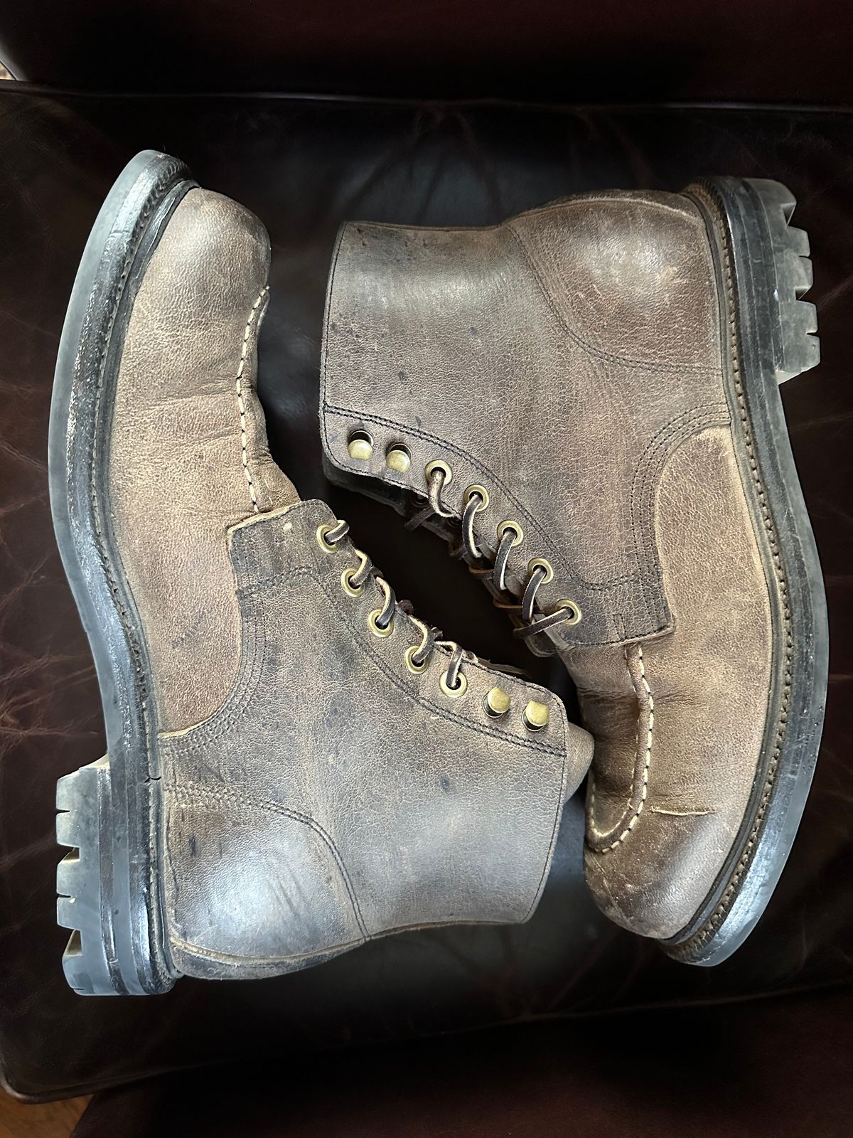 Photo by Ohmayer on November 3, 2024 of the Grant Stone Brass Boot in CF Stead Black Waxed Deerhide.