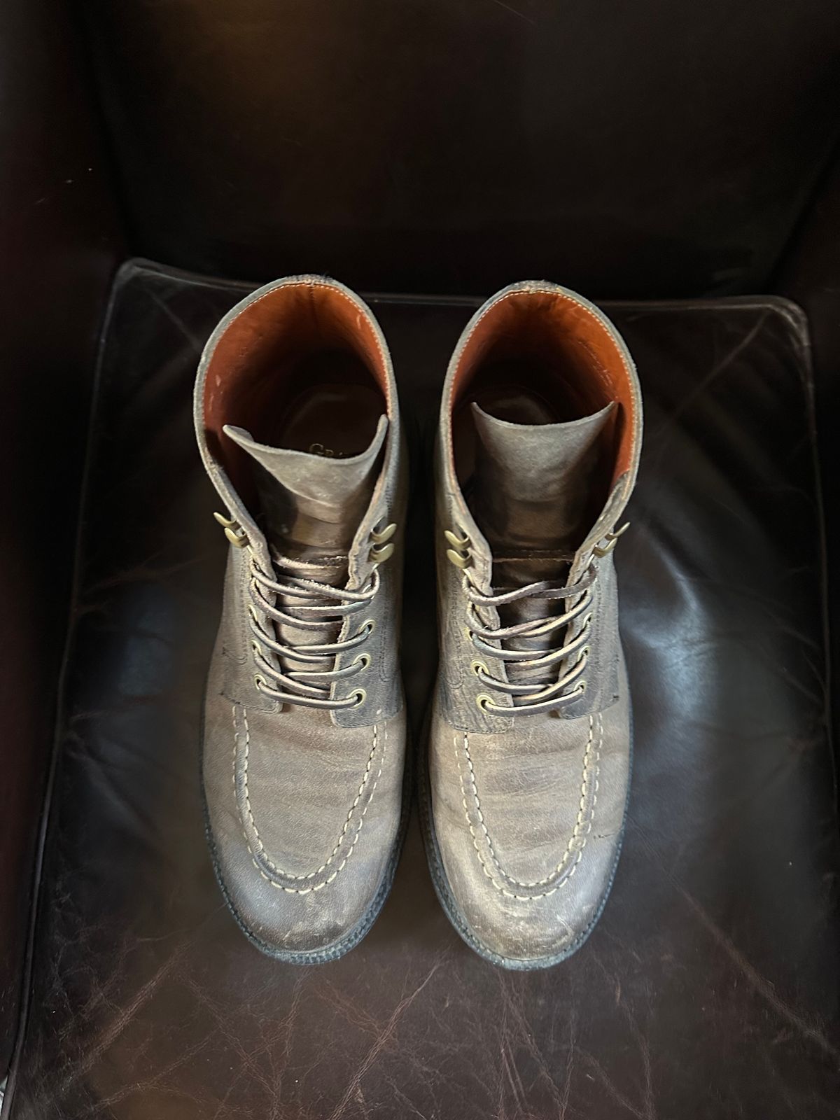 Photo by Ohmayer on November 3, 2024 of the Grant Stone Brass Boot in CF Stead Black Waxed Deerhide.