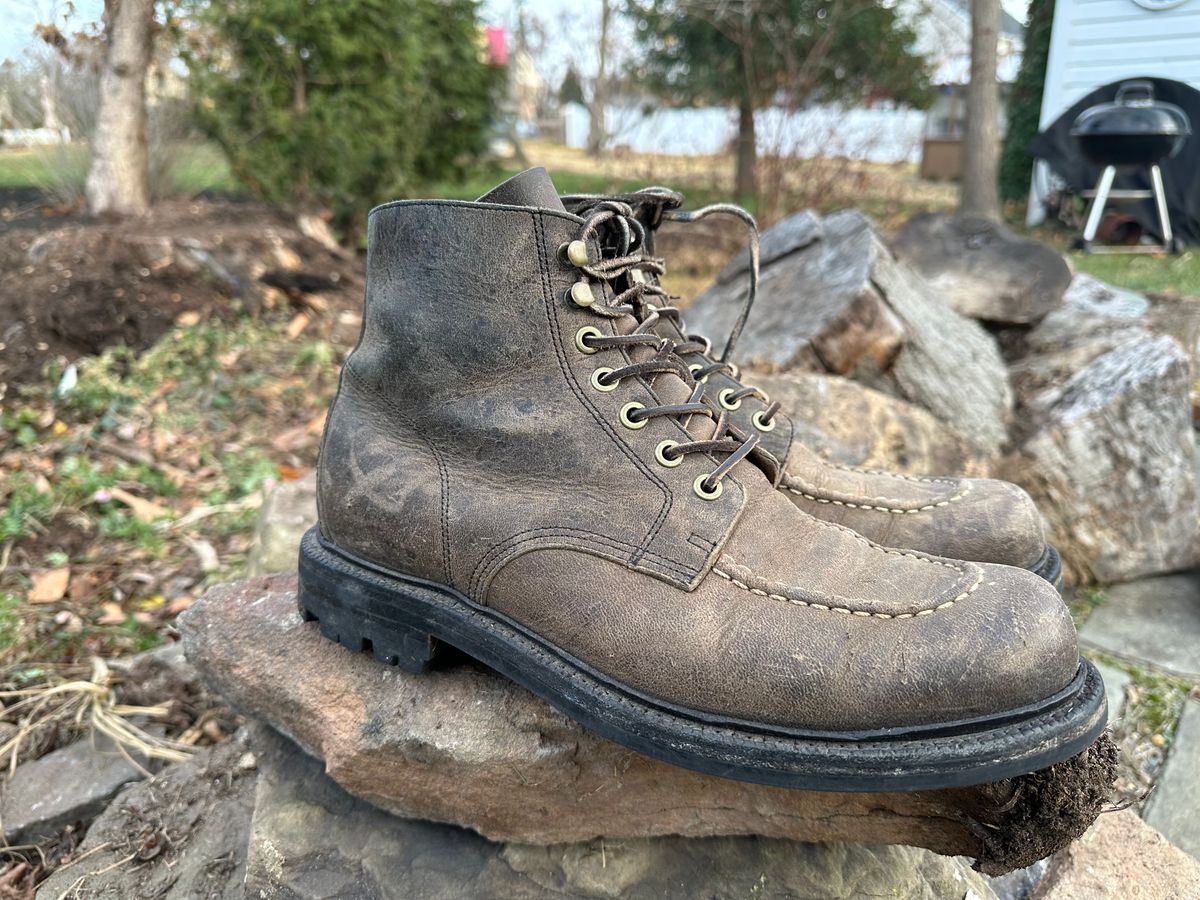 Photo by Ohmayer on December 2, 2024 of the Grant Stone Brass Boot in CF Stead Black Waxed Deerhide.