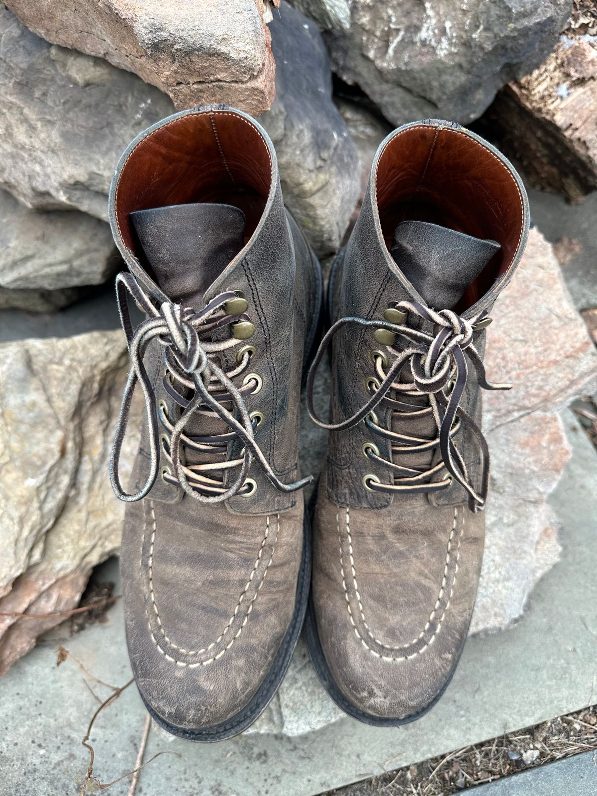 Photo by Ohmayer on January 4, 2025 of the Grant Stone Brass Boot in CF Stead Black Waxed Deerhide.