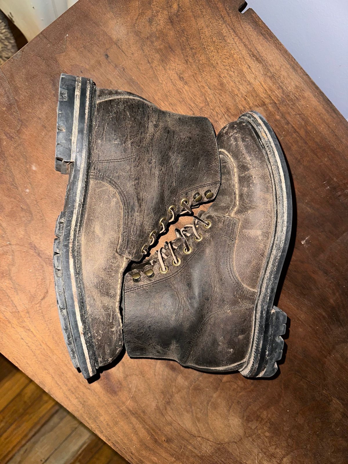 Photo by Ohmayer on February 5, 2025 of the Grant Stone Brass Boot in CF Stead Black Waxed Deerhide.