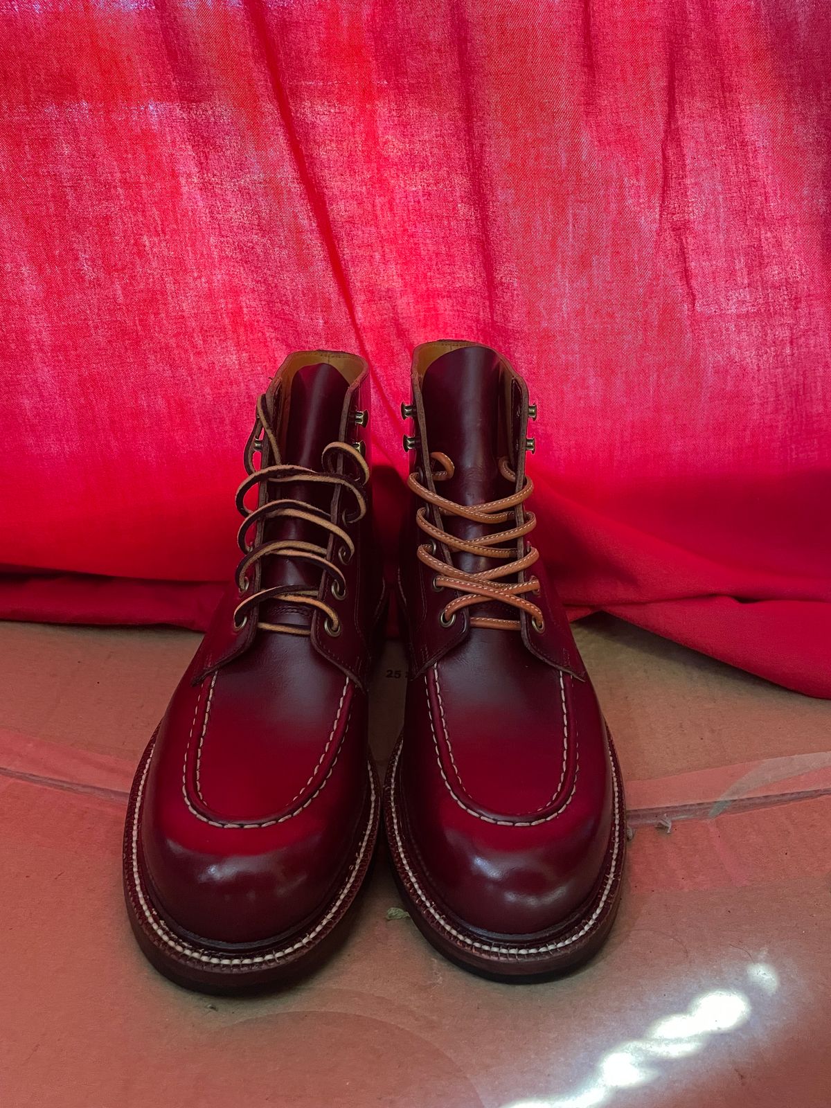 Photo by harshhappens on October 1, 2023 of the Grant Stone Brass Boot in Horween Color 8 Chromexcel.