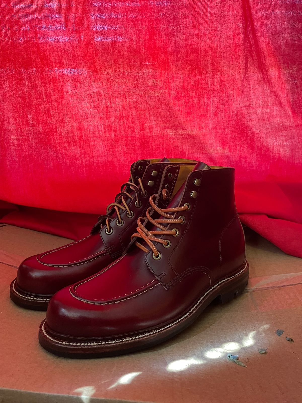 Photo by harshhappens on October 1, 2023 of the Grant Stone Brass Boot in Horween Color 8 Chromexcel.