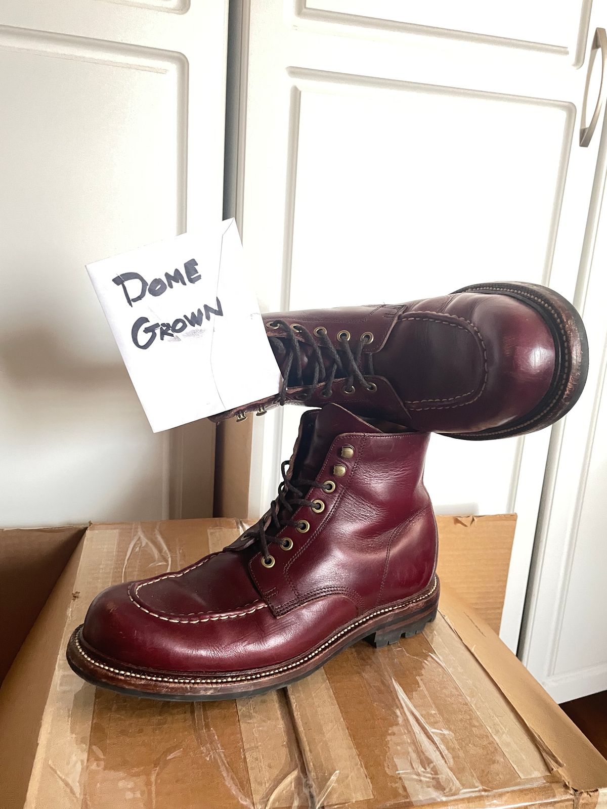 Photo by harshhappens on November 1, 2023 of the Grant Stone Brass Boot in Horween Color 8 Chromexcel.