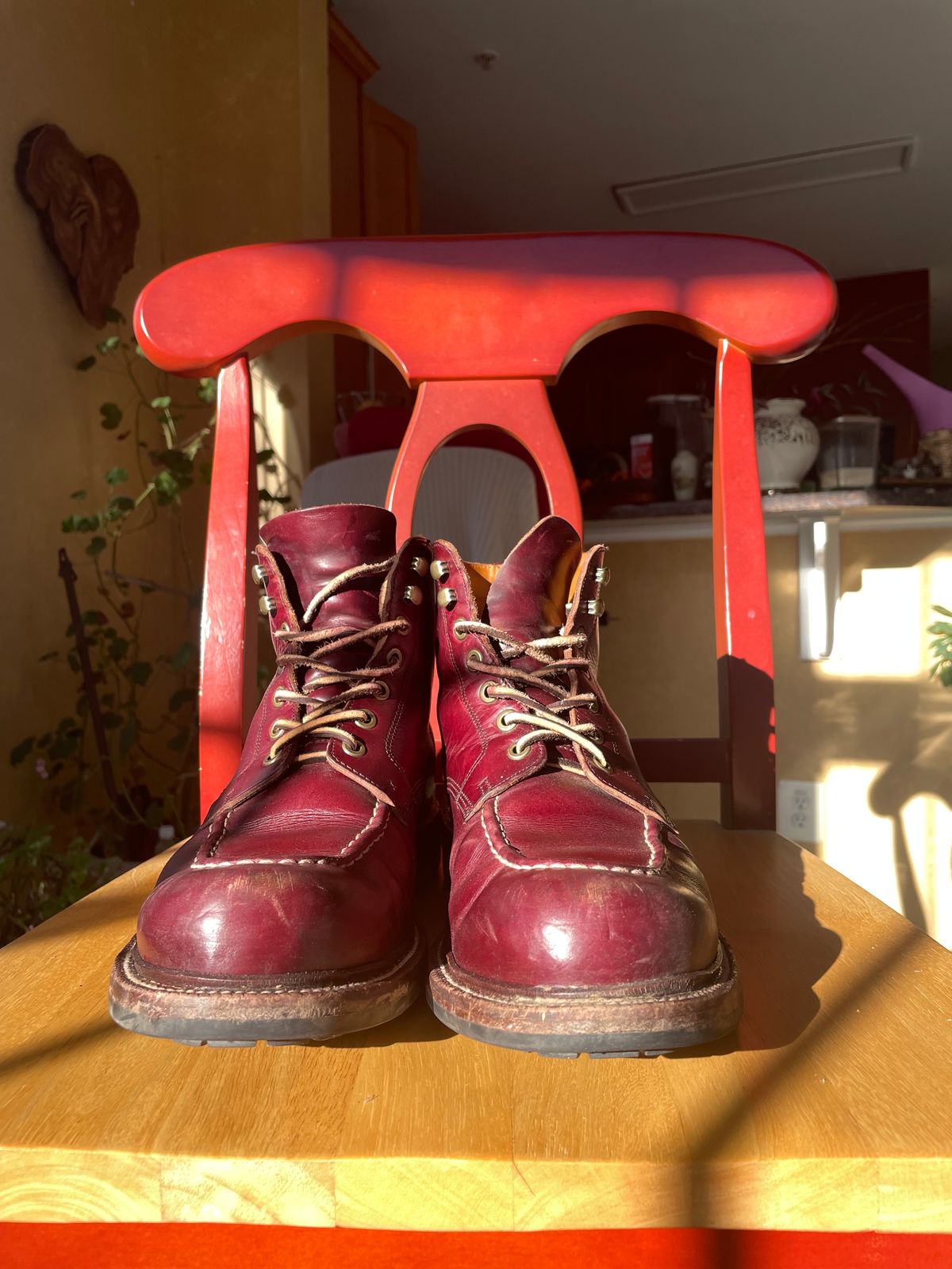 Photo by harshhappens on January 5, 2024 of the Grant Stone Brass Boot in Horween Color 8 Chromexcel.