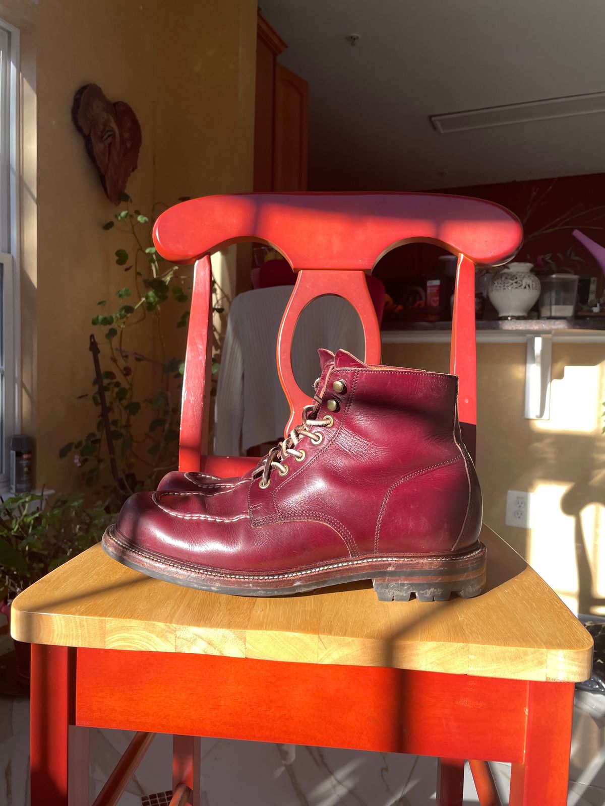 Photo by harshhappens on January 5, 2024 of the Grant Stone Brass Boot in Horween Color 8 Chromexcel.