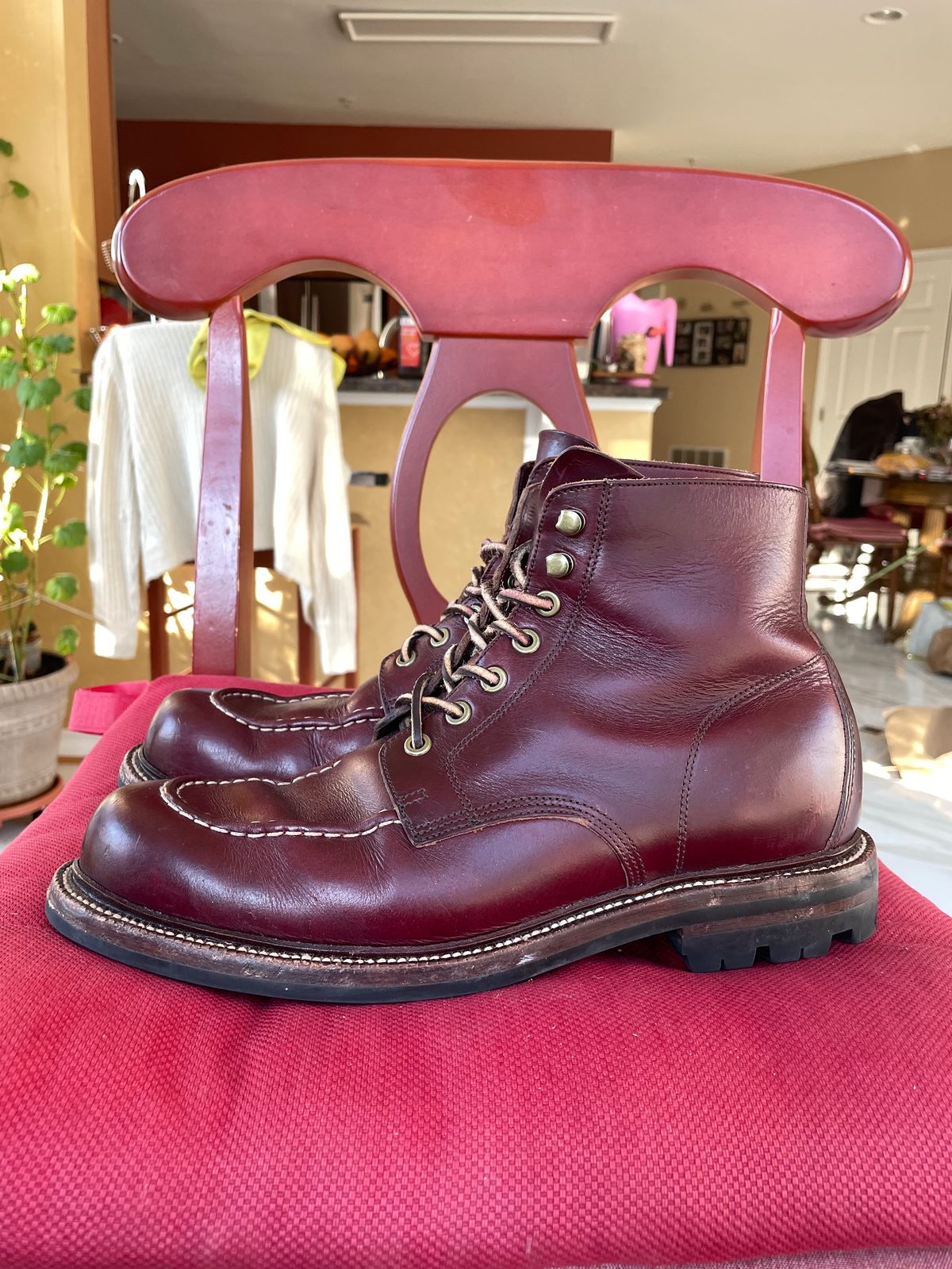 Photo by harshhappens on February 5, 2024 of the Grant Stone Brass Boot in Horween Color 8 Chromexcel.