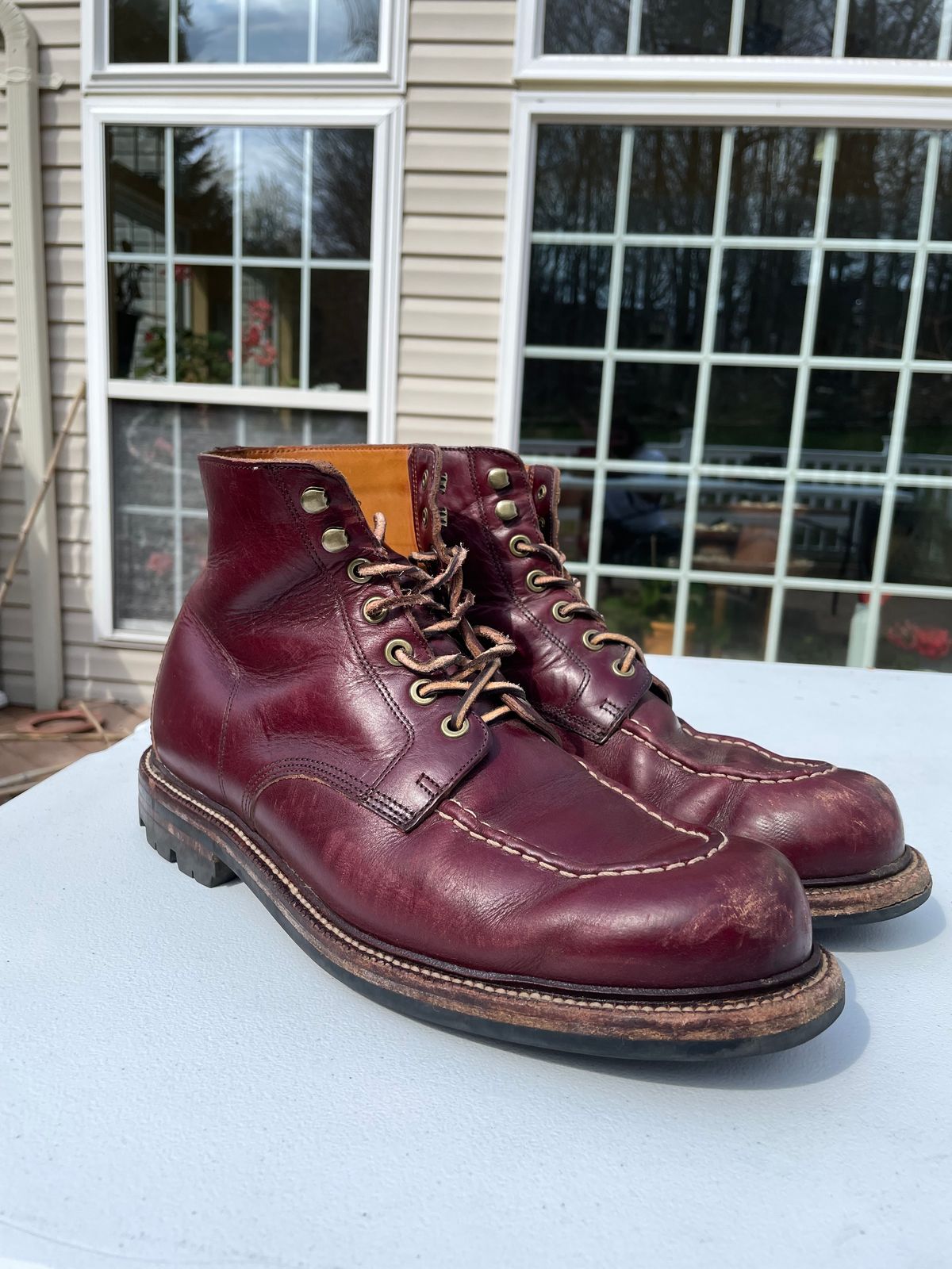 Photo by harshhappens on April 1, 2024 of the Grant Stone Brass Boot in Horween Color 8 Chromexcel.