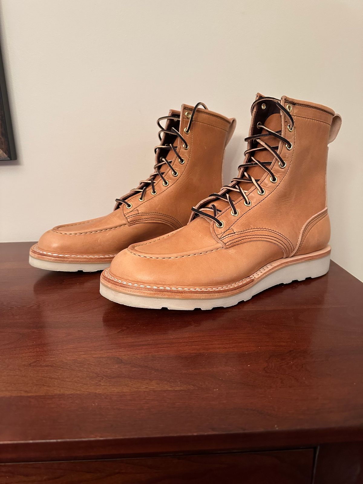 Photo by rheubanks on October 1, 2025 of the Nicks Moc Toe in Horween Light Natural Dublin.