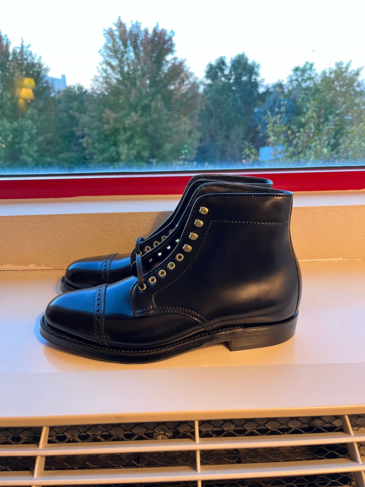 Photo by whippoorwill on October 1, 2022 of the Alden Perforated Cap Toe Boot in Horween Black Shell Cordovan.