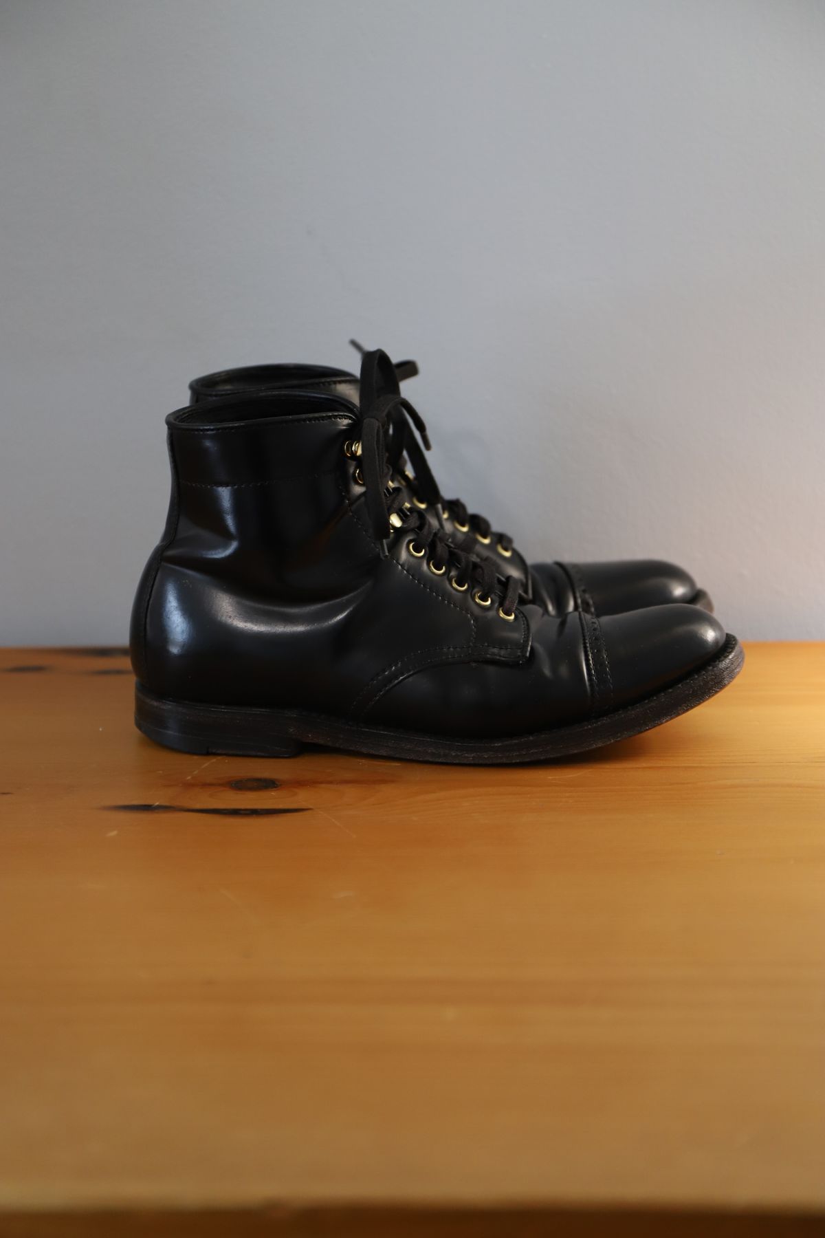 Photo by whippoorwill on January 1, 2023 of the Alden Perforated Cap Toe Boot in Horween Black Shell Cordovan.