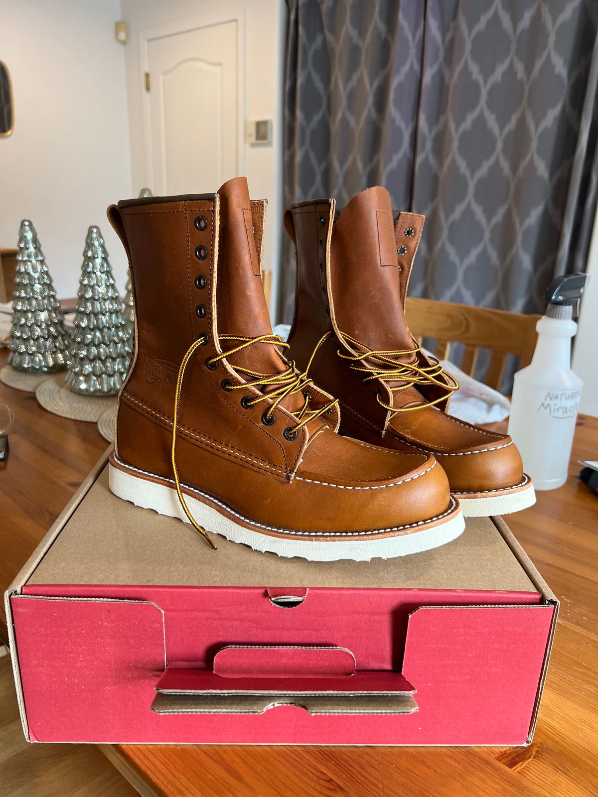 Photo by kase on December 30, 2022 of the Red Wing 8-Inch Classic Moc in S.B. Foot Oro-Iginal.