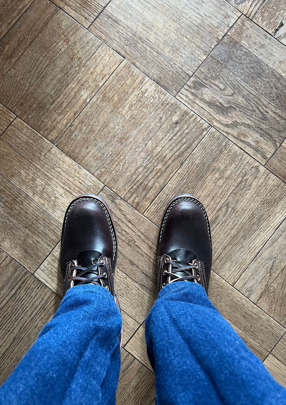Photo by kase on March 11, 2024 of the Nicks Urban Logger in Horween Brown Waxed Flesh.