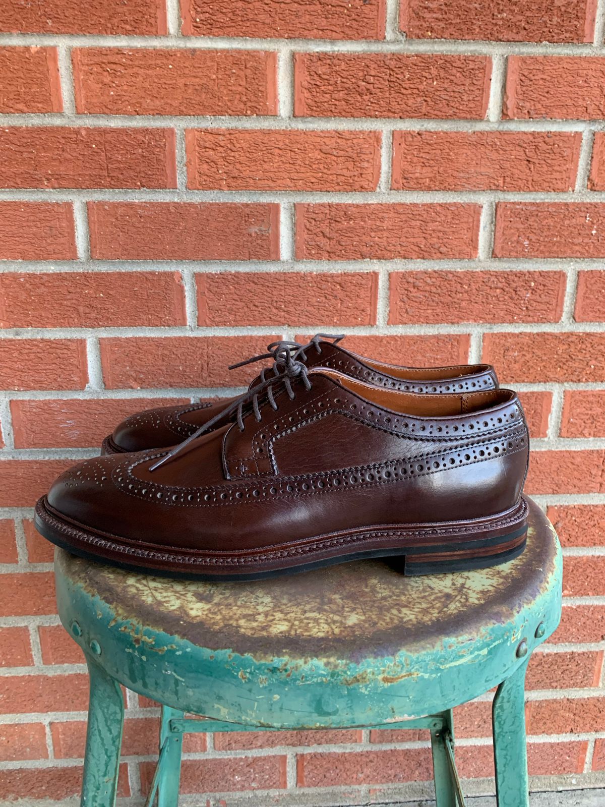 Photo by wagz54 on October 1, 2022 of the Grant Stone Longwing in Horween Crimson Chromexcel.