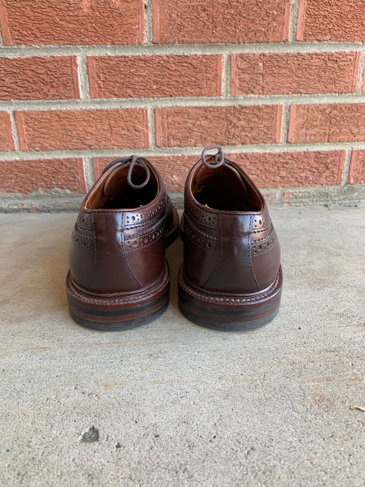 Photo by wagz54 on November 8, 2022 of the Grant Stone Longwing in Horween Crimson Chromexcel.