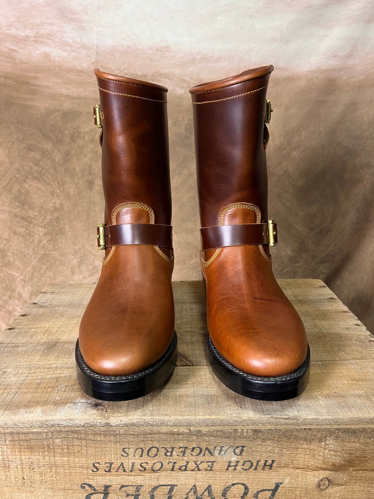Photo by TheHobbyCobbler on September 30, 2025 of the Fortis Boots Yudistira Engineer Boots in Fortis Signature Indo Red Brown.