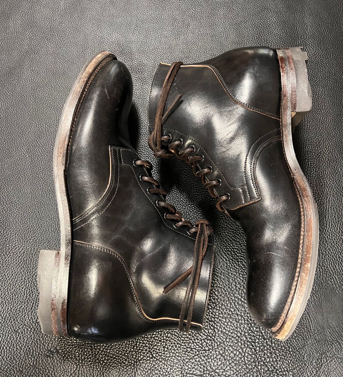 Photo by TheHobbyCobbler on January 2, 2025 of the Viberg Service Boot in Maryam Black Horsebutt.